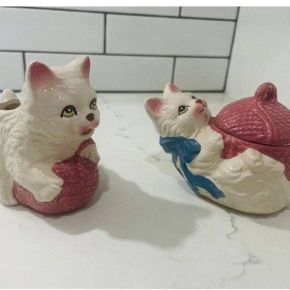 Vintage 1993 Cat with yarn Creamer and Sugar Set - Picture 8 of 10